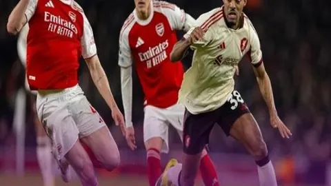 梅西世预赛三球建功，阿根廷创南美纪录，超越贝利登顶射手榜